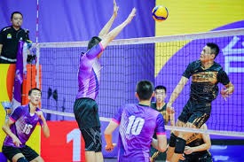 巴顿：李嗣镕一直很努力地训练，他的中超首秀应该是满分